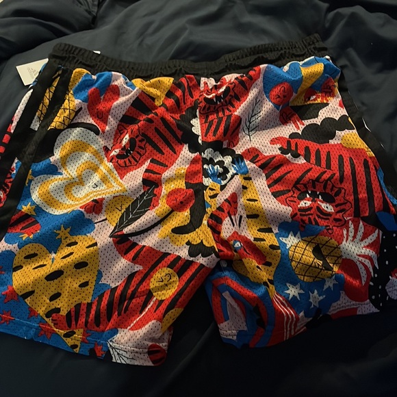 Adidas women’s basketball shorts - Picture 4 of 5